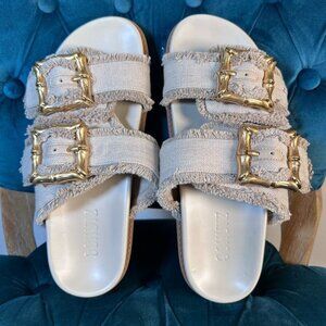 Schutz Enola Sporty Casual Sandal in Oyster slip on flat birkenstock look alike